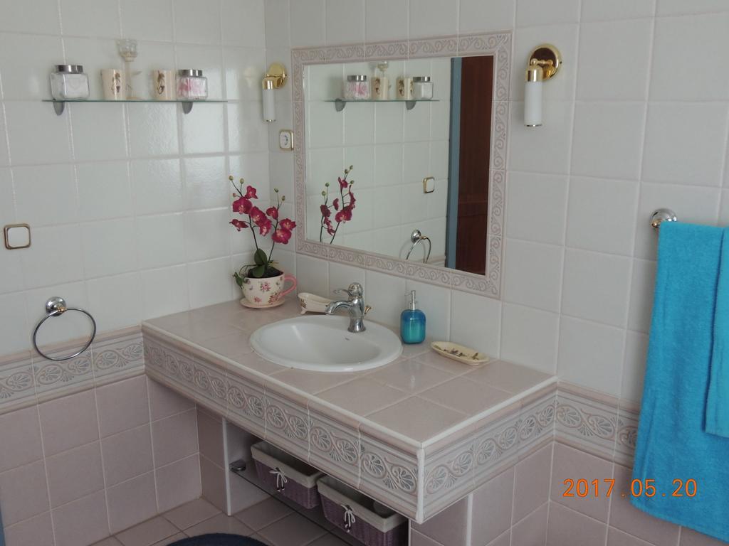 Eszter Apartman Егер Екстериор снимка