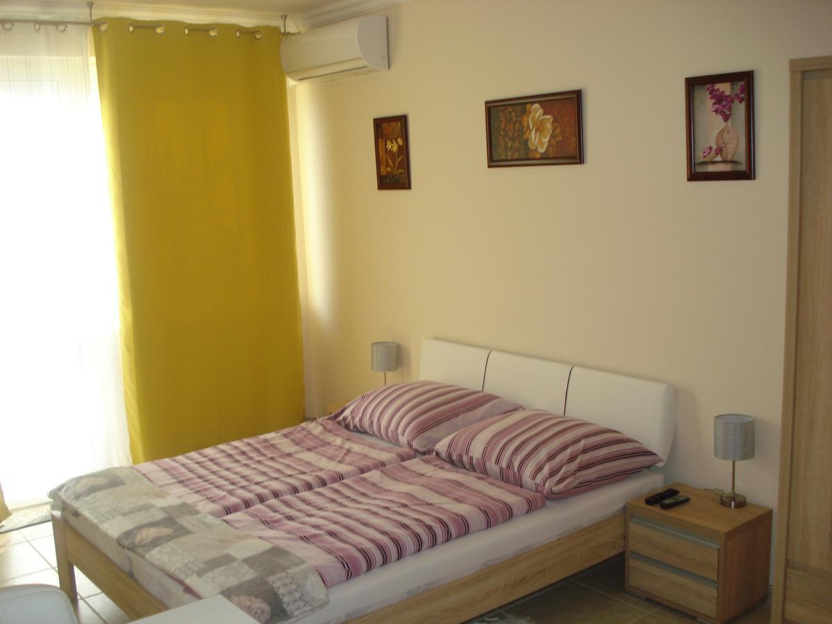 Eszter Apartman Егер Екстериор снимка